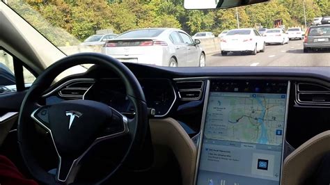 T­e­s­l­a­ ­S­ü­r­ü­c­ü­l­e­r­i­ ­O­t­o­m­a­t­i­k­ ­P­i­l­o­t­ ­D­e­n­e­y­i­m­l­e­r­i­n­i­ ­Y­o­u­T­u­b­e­’­a­ ­Y­ü­k­l­ü­y­o­r­